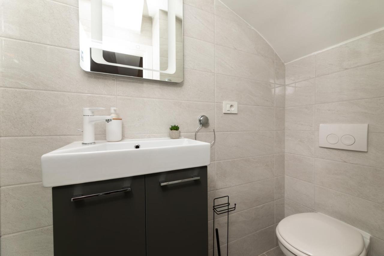 Apartments Neptun Baška Екстериор снимка