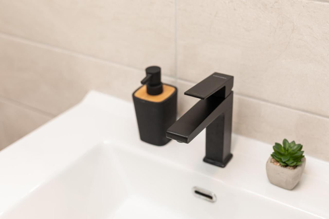 Apartments Neptun Baška Екстериор снимка